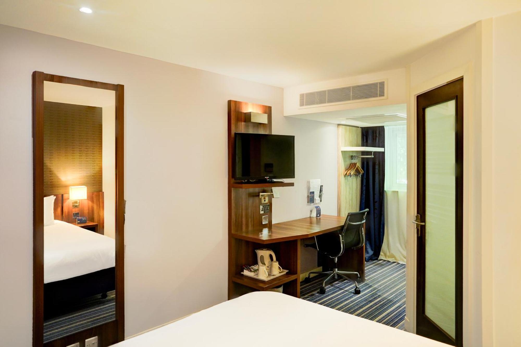 Belvilla Crewe City Centre Hotel Lifestyle Экстерьер фото