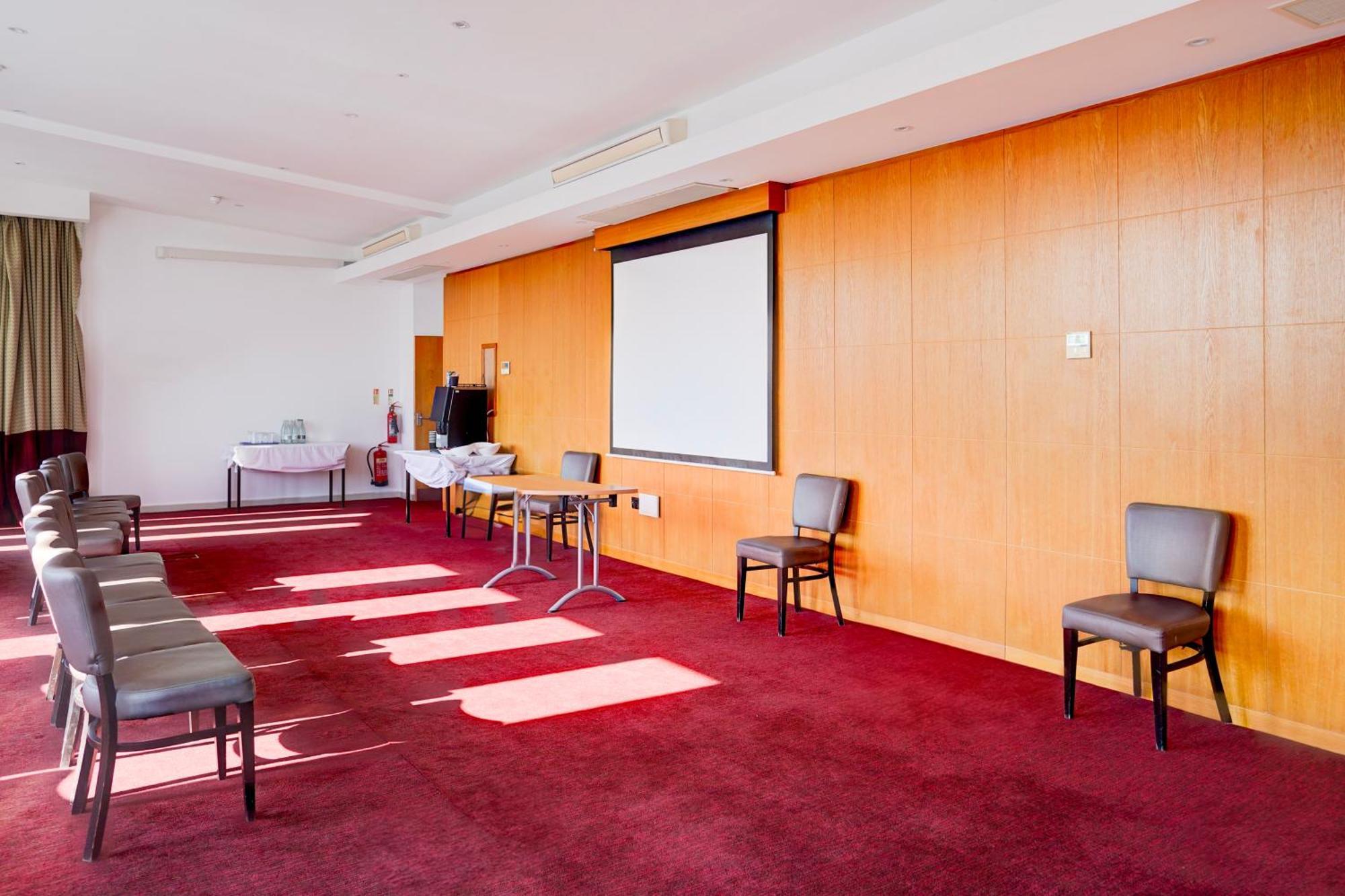 Belvilla Crewe City Centre Hotel Lifestyle Экстерьер фото